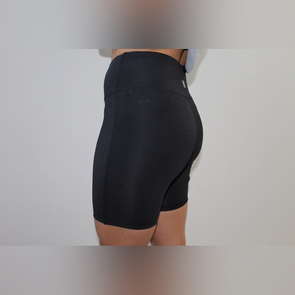 π€ Biker Short~ Laundry by Shelli Segal π - Picture 2 of 4